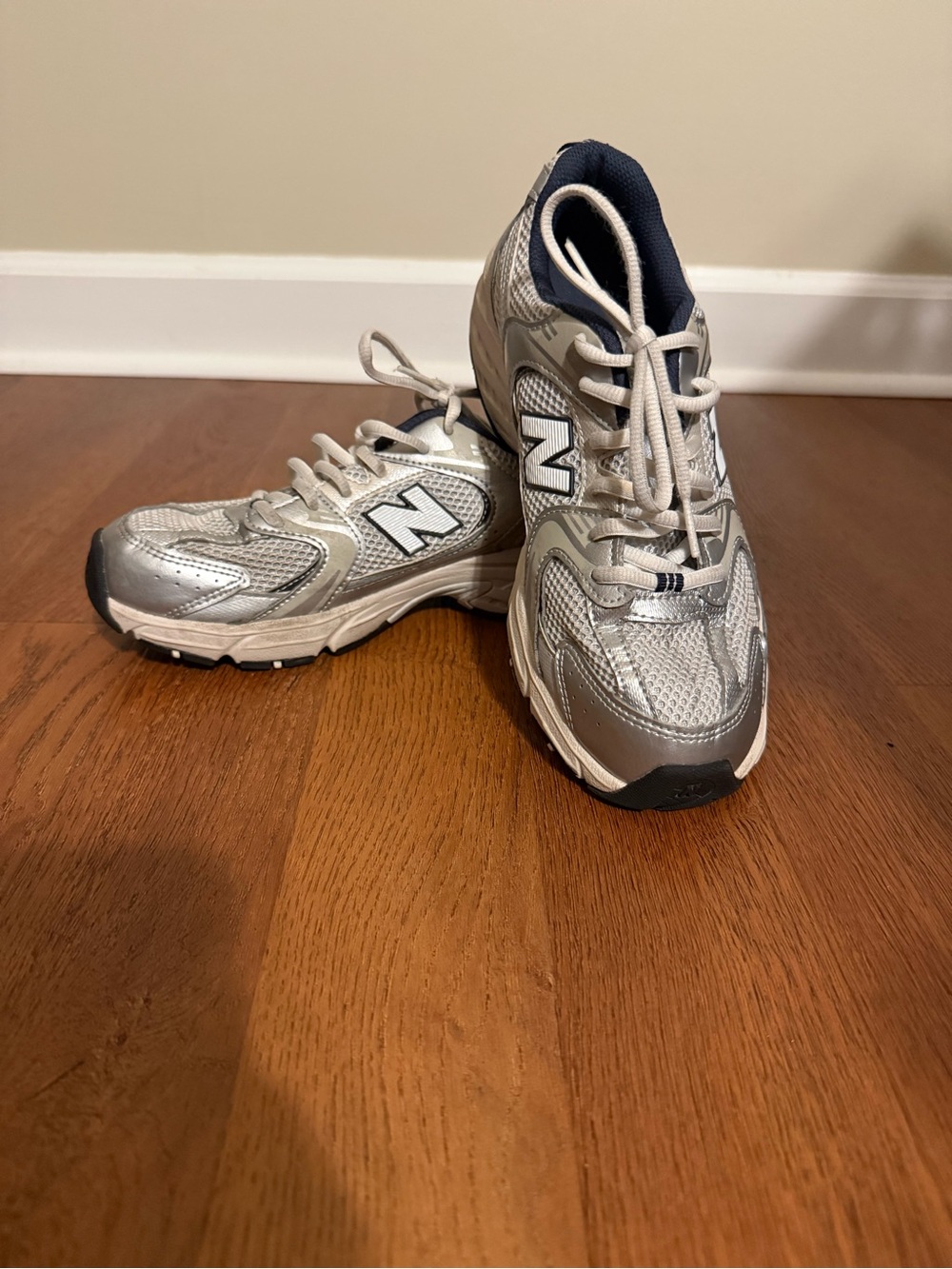 New Balance 530 Silver Metallic Navy Sneakers GR530KA Men 6.5 (Fits Women 8)